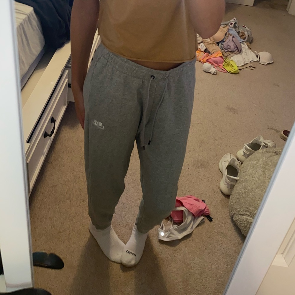 Nike- sweatpants